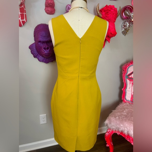 Mustard yellow banana republic size 4 new without tags wool shift dress. - Picture 3 of 4